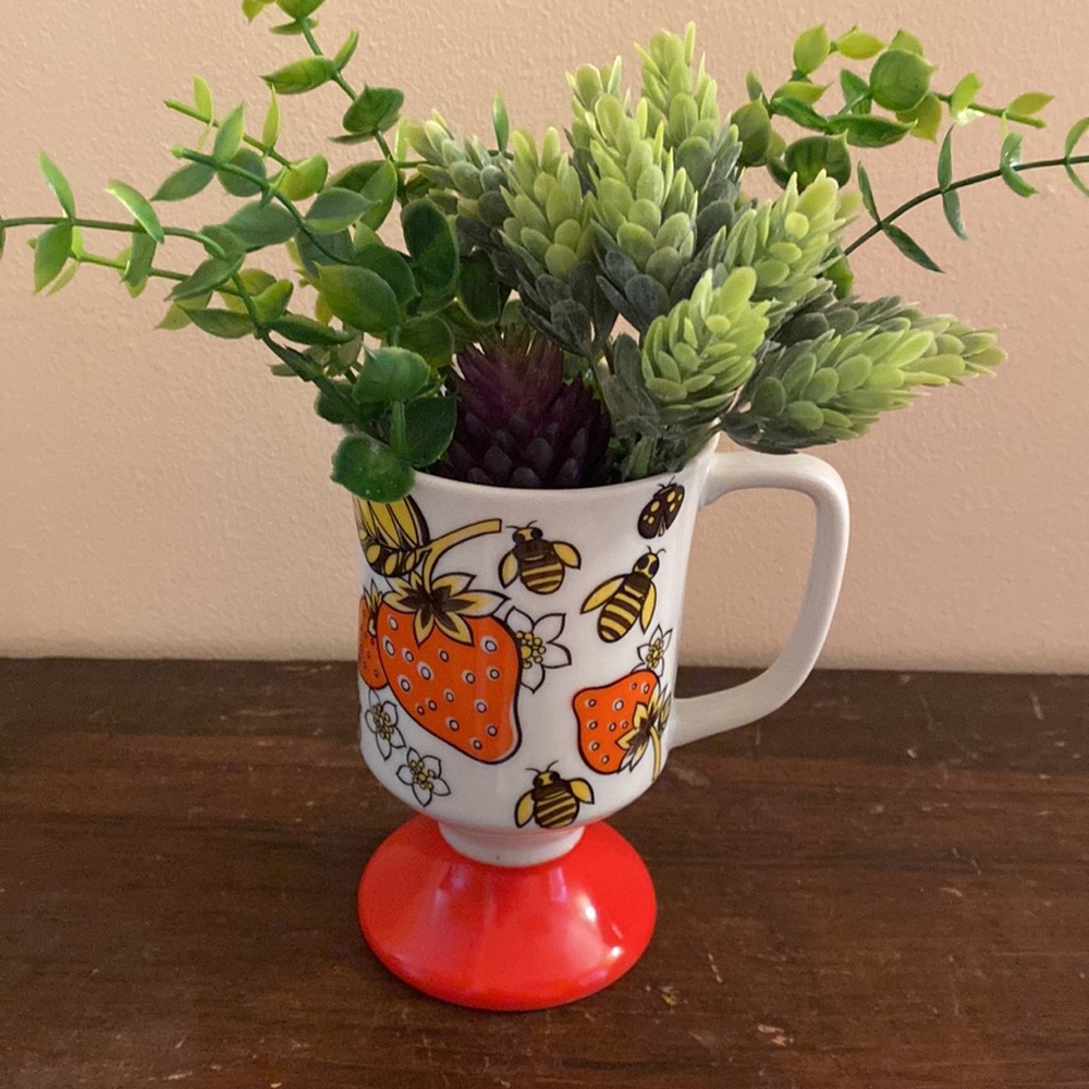 Super Mod Strawberry and Bee design pedestal mug from 70s.